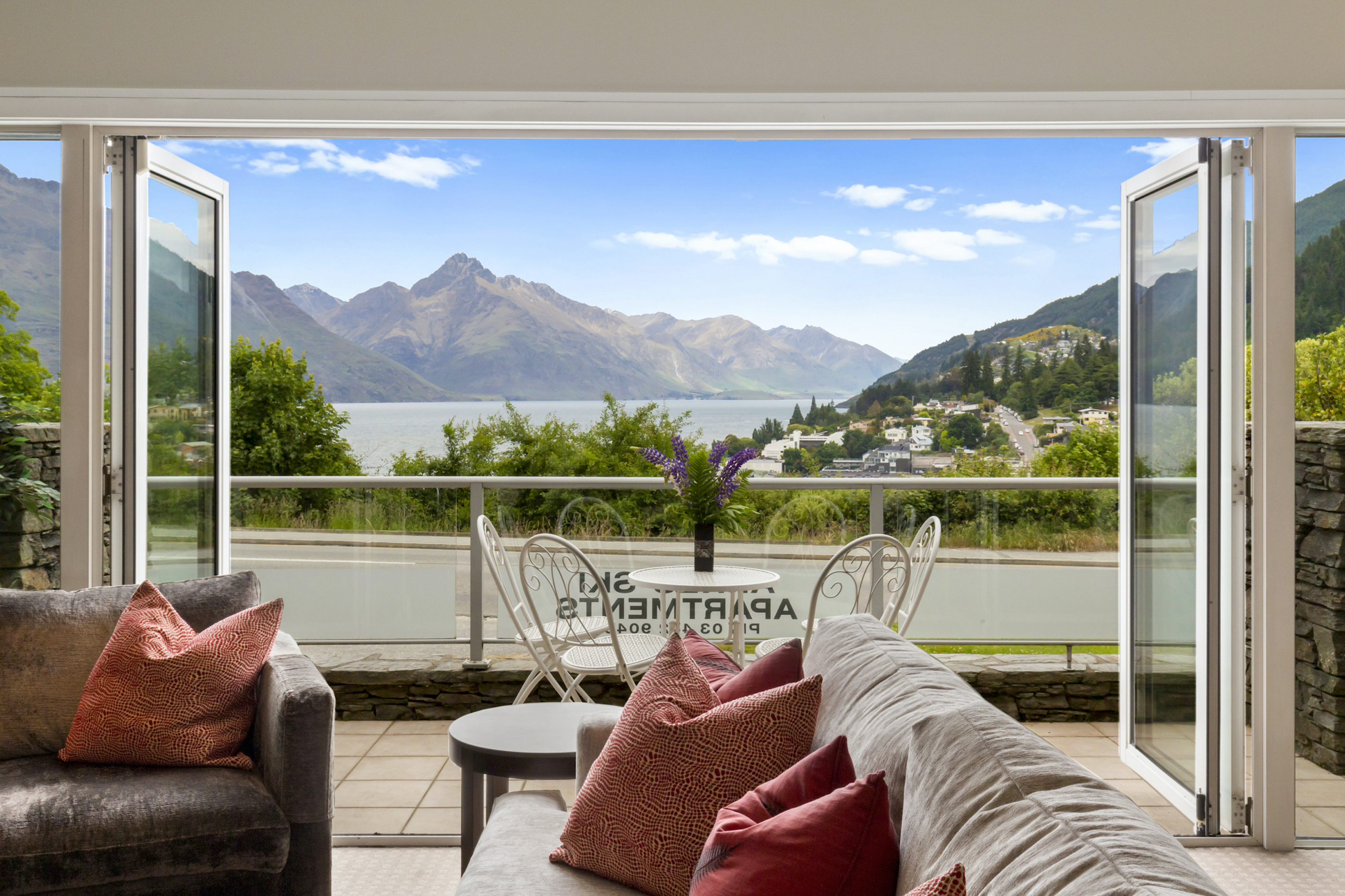 lakeside apartments queenstown, lakefront luxury apartments