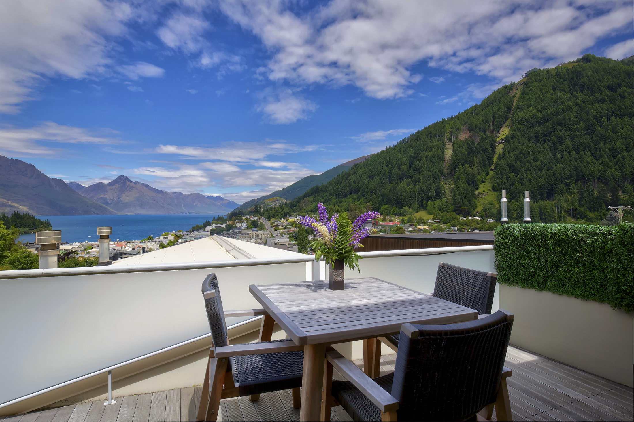 Gucci House, Queenstown, New Zealand - Photos, Room Rates & Promotions
